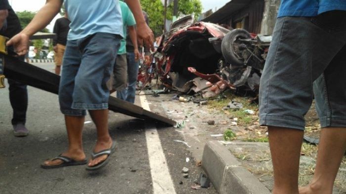 Kondisi Honda Mobilio yang terlibat kecelakaan