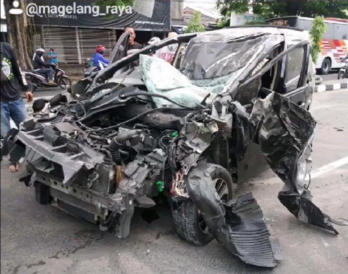 Kondisi Xpander yang dihujam Mobilio