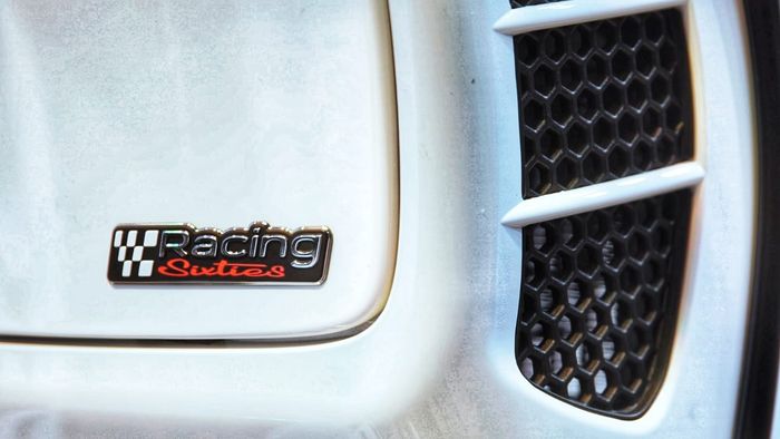 Emblem di Vespa GTS 300 HPE Racing Sixties