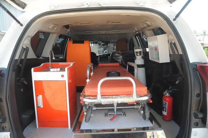 Bagian Dalam Mobil Ambulans