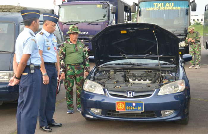 Kendaraan dinas TNI-AD 