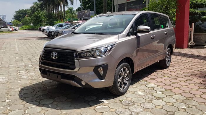 Toyota Kijang Innova facelift model year 2021 yang muncul di salah satu dealer di Vietnam.