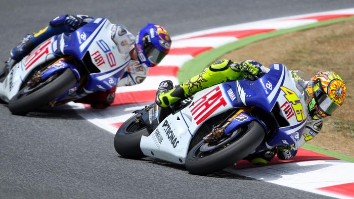 Valentino Rossi dan Jorge Lorenzo satu tim di Fiat Yamaha musim MotoGP 2009.