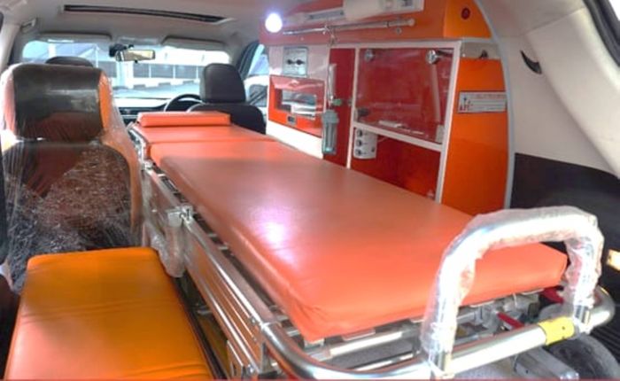 Interior DFSK Glory 580 ambulans