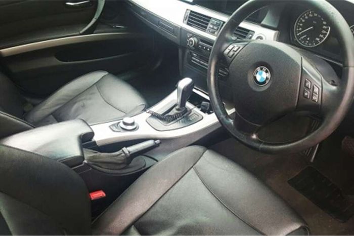 ILUSTRASI. BMW Seri 3 E90