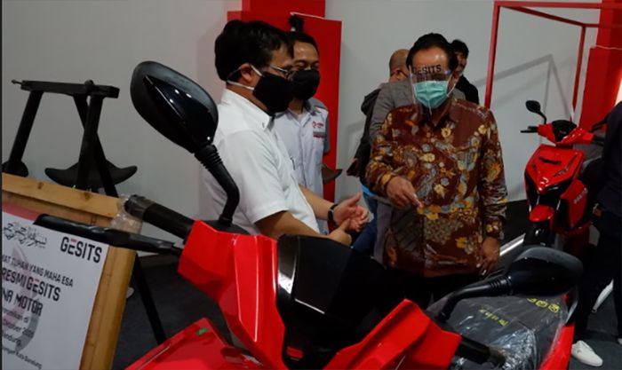 Peresmian dealer Gesits pertama di Bandung, Jawa Barat