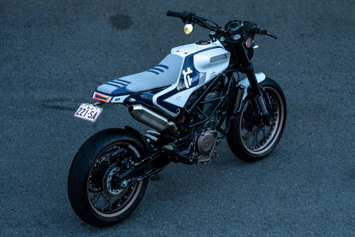 Bagian jok dan warna bodi Husqvarna Vitpilen 401 ini juga diubah