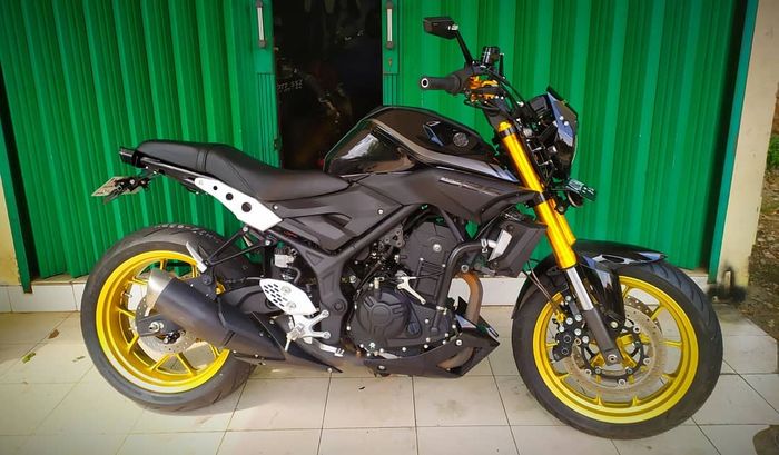 Salah satu Yamaha MT-25 garapan 902 Garage yang juga berkonsep neo retro.