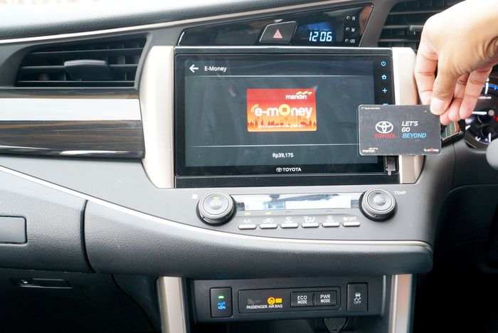 Head unit Toyota New Venturer