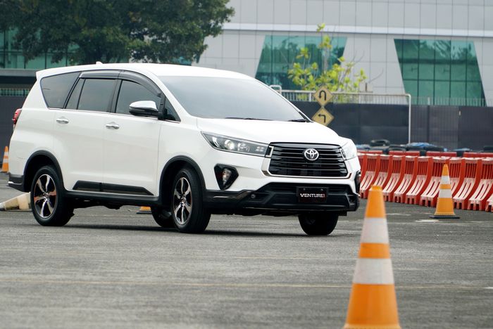 Toyota Kijang Innova baru
