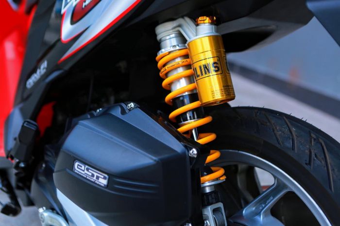 Shock belakang Vario 125 ini diganti Ohlins