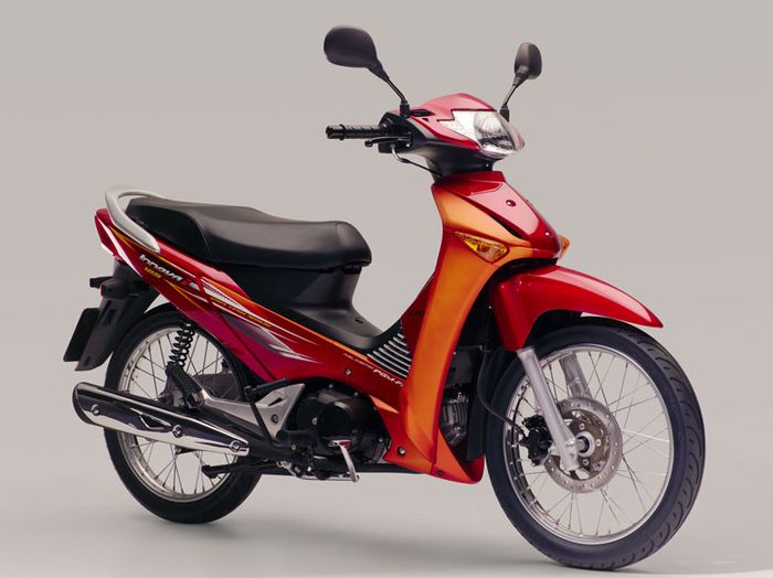 Honda Innova i alias Supra X 125 Fi generasi pertama yang dijual di Eropa