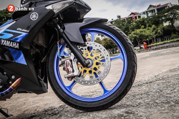 Kaki depan Yamaha MX King 150 ini sangar banget