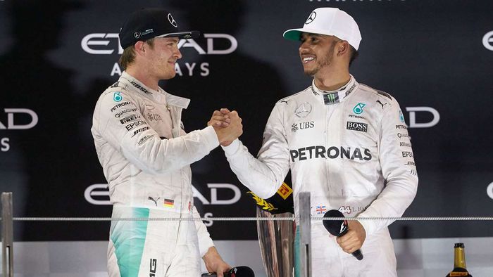Lewis Hamilton dan Nico Rosberg pada F1 2016