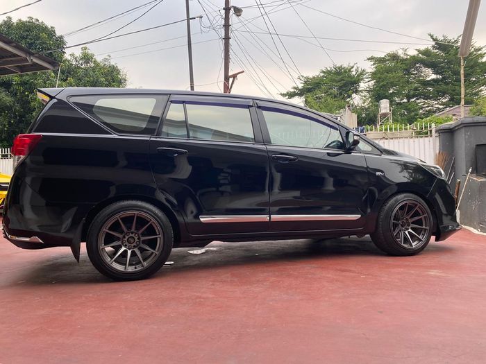 Pasang pelek HSR Wheels Shinjuku ring 18 inci