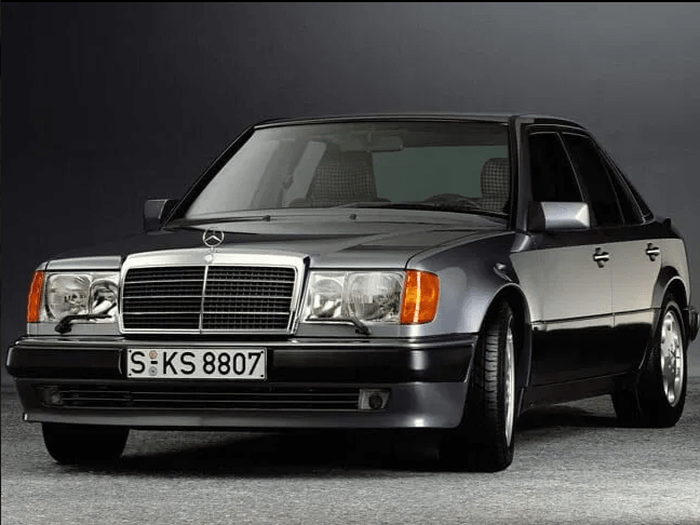 penampakan Mercedes-Benz W124 300E yang pernah dimiliki Khabib Nurmagomedov