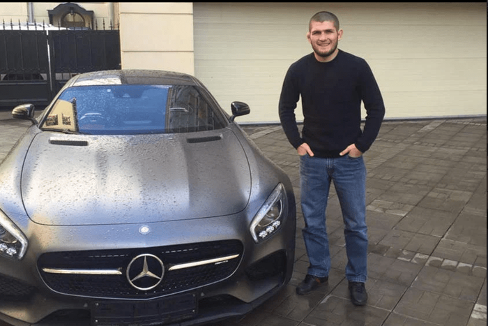 Khabib Nurmagomedov dan Mercedes-Benz AMG-GT