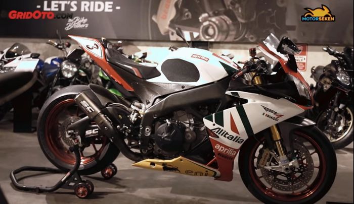 Aprilia RSV4 Max Biaggi Edition