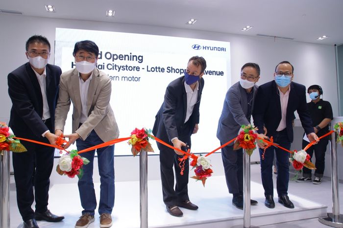 Hyundai resmikan showroom interaktif di mal Lotte Shopping Avenue, Kuningan, Jakarta