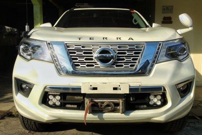 Penempatan winch tersembunyi pada bumper Nissan Terra