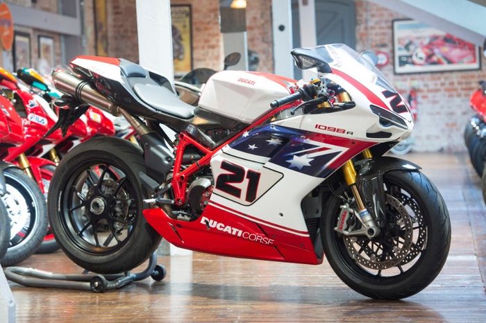 detail Ducati 1098R Troy Bayliss Limited Edition