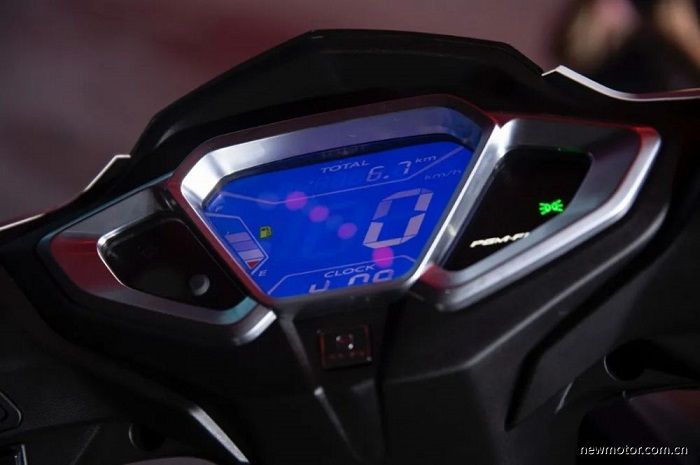 Panel instrumen full digital melekat di Honda NX125.