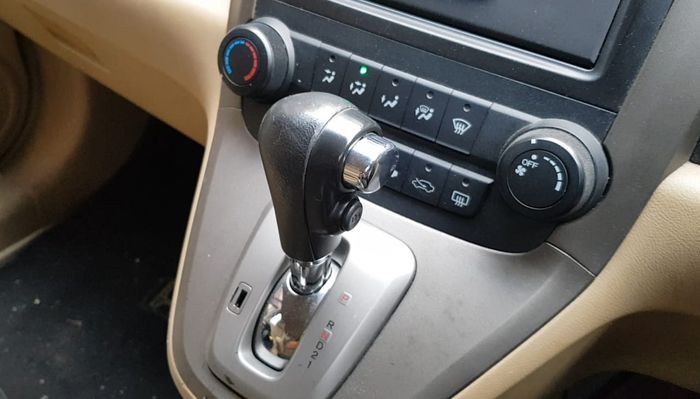 Kesalahan Nyetir Mobil Matik Ditanjakan 