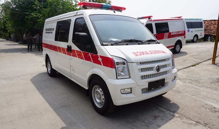 DFSK Gelora juga mulai dibuat menjadi kendaraan ambulans
