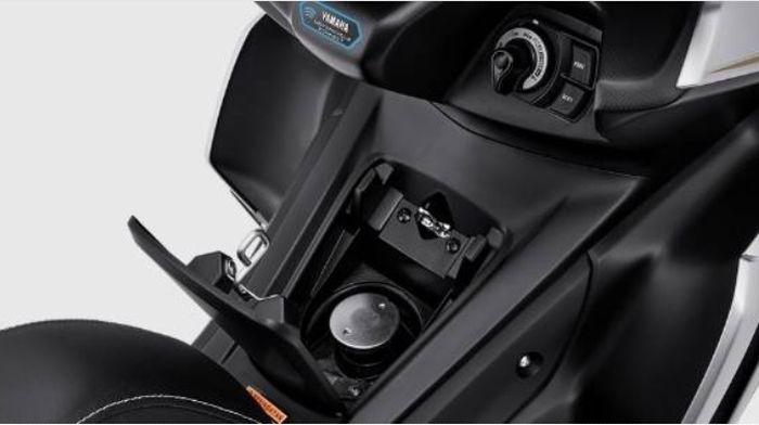Tangki New Yamaha Aerox lebih besar, meningkatkan bobot motor