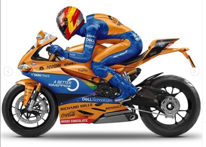 livery McLaren yang membalut bodi MCL35 berpindah ke motor.