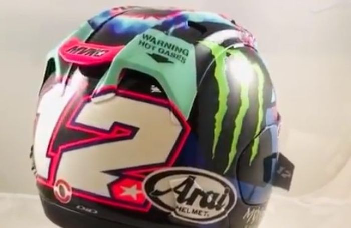 bagian belakang helm Maverick Vinales