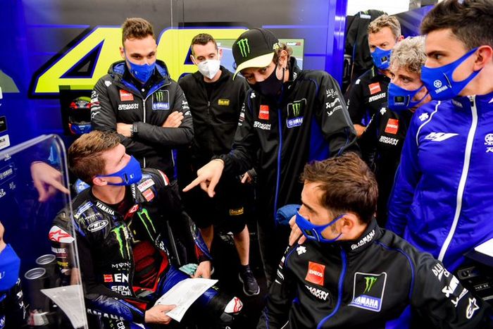 Valentino Rossi di paddock Monster Energy Yamaha pada MotoGP Eropa 2020