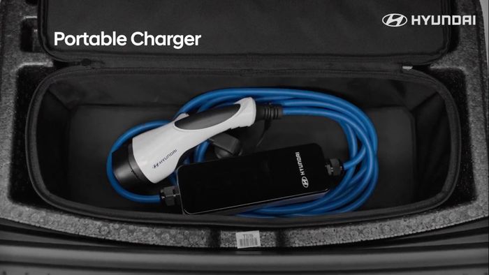 Charger Portable yang Disediakan di Hyundai Kona Electric dan Hyundai IONIQ Electric