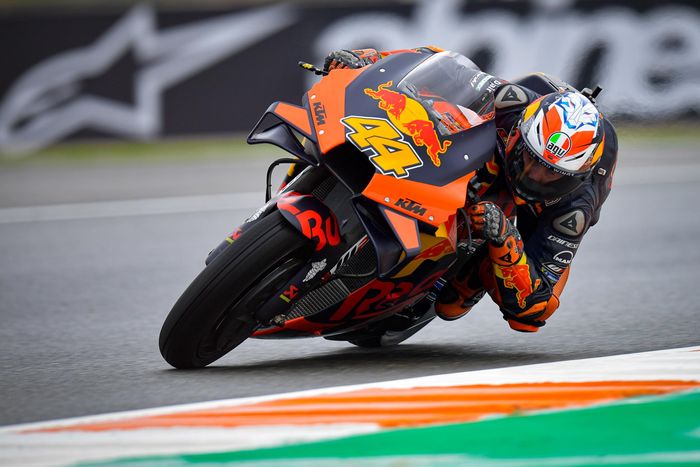 MotoGP Eropa 2020 di sirkuit Ricardo Tormo Valencia, Pol Espargaro sempat memimpin.