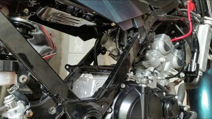 Ilustrasi Suzuki Satria F-150 tanpa box filter udara