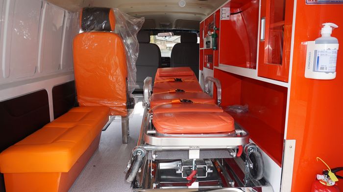 Interior DFSK Gelora Ambulans