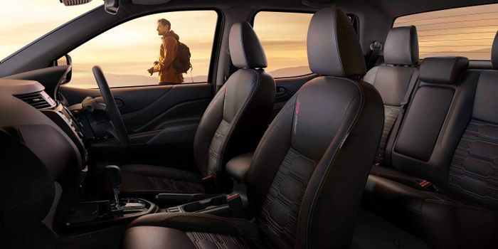 Interior Nissan Navara Pro-4X