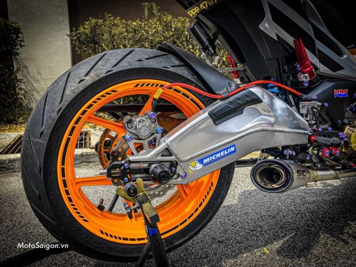 Swingarm pakai punya BMW S1000RR