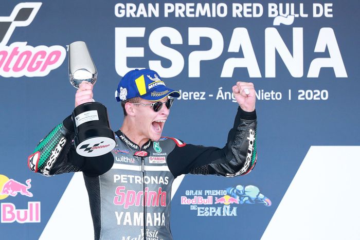 Fabio Quartararo harus menahan Joan Mir agar ia bisa meraih gelar juara dunia MotoGP 2020.