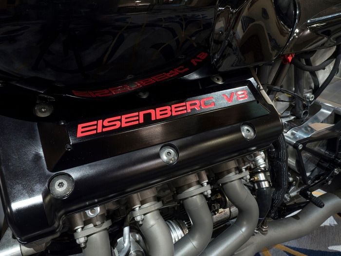 mesin V8 Eisenberg V8