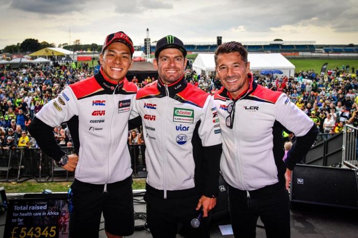 Sosok Cal Crutchlow di mata Takaaki Nakagami layaknya seorang rekan sekaligus guru.