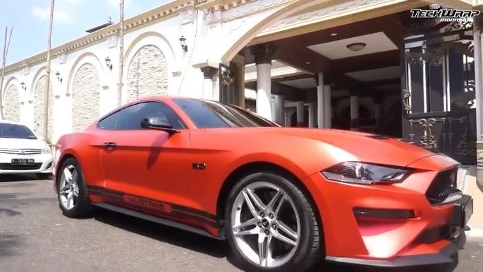 Ford Mustang GT Fastback milik Sule.