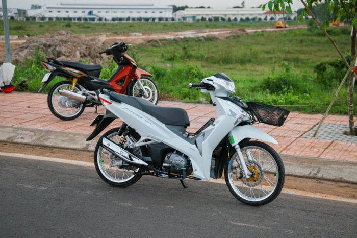 Modifikasi minimalis Honda Future 125 FI