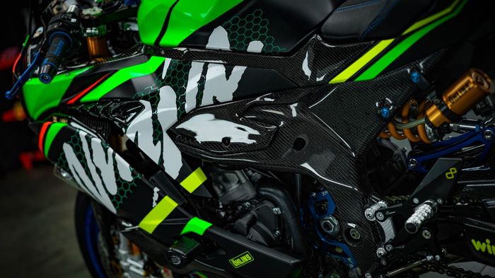 Kawasaki Ninja ZX-25R Revs Motoshop