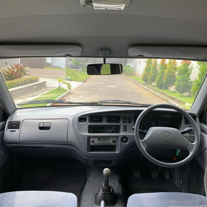 Interior Toyota Kijang kapsul LSX 1.8 EFI 2004