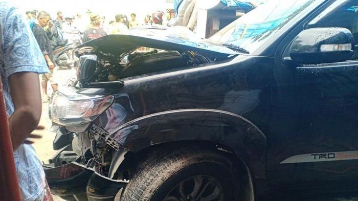 Toyota Fortuner yang ikut terlibat di tabrakan maut 12 mobil dan motor di Asahan Siantar, Siamalungun
