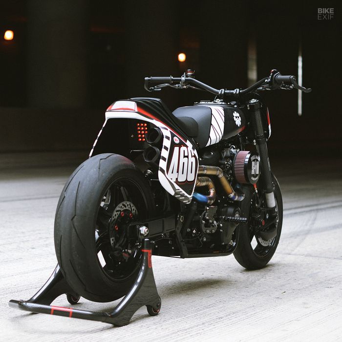 Street tracker sangar dari Harley-Davidson Softail