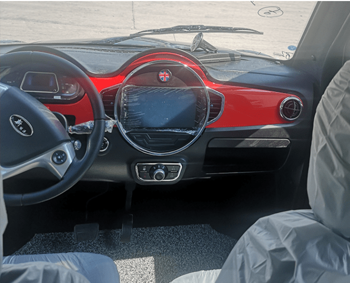 desain interior mobil listrik EBU bernuansa MINI