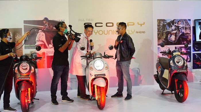 Astra Motor Jateng pertama kali melakukan peluncuran motor secara virtual kepada masyarakat Jawa Tengah dalam Virtual Launching All New Honda Scoopy yang disiarkan melalui media sosial @hondajateng (21/11/2020).