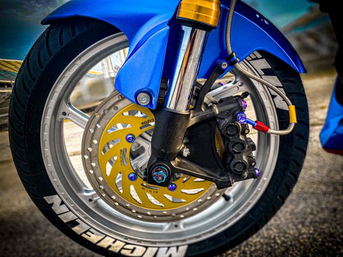 Garpu depan pakai punya Yamaha R1